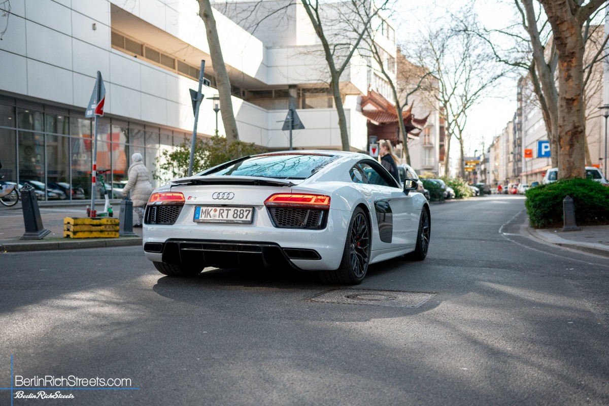 Audi R8 V10 (2016) spotted in Düsseldorf — BerlinRichStreets